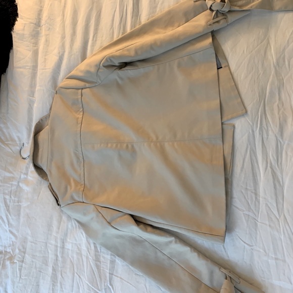 Short trench coat - Picture 3 of 6